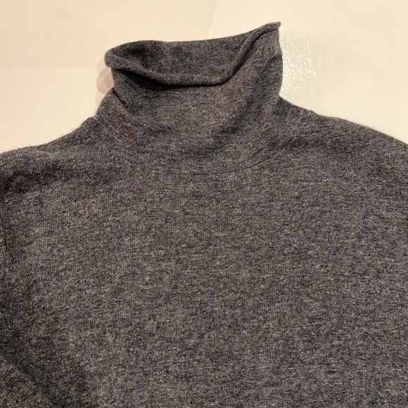 Gray tunic - Picture 2 of 5